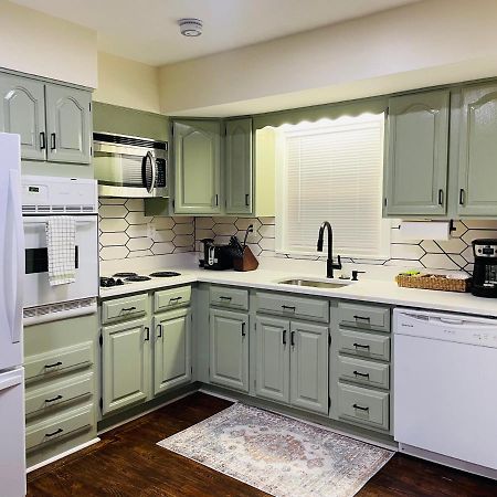 Newly Renovated Charming Home With Parking 华盛顿堡 外观 照片
